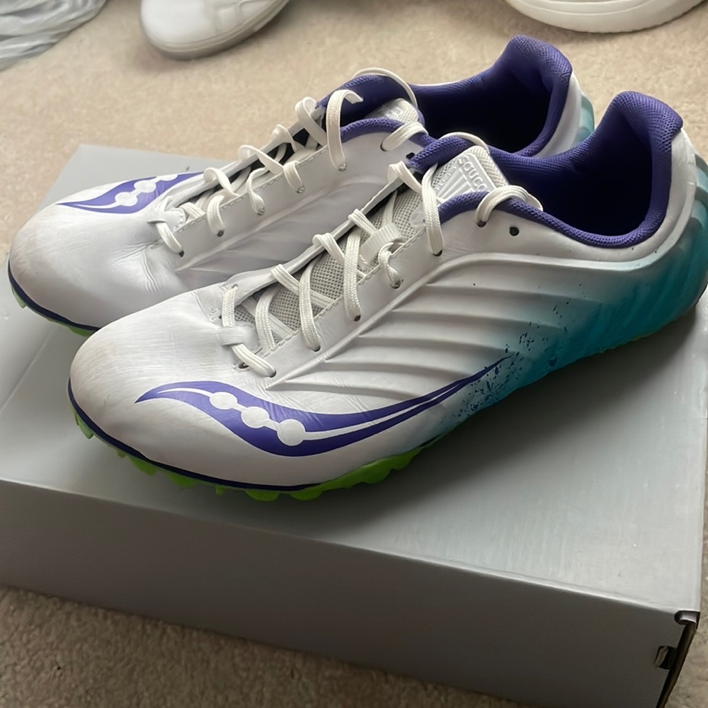 Sprinting Spike Track Shoes: Saucony Spitfire 5